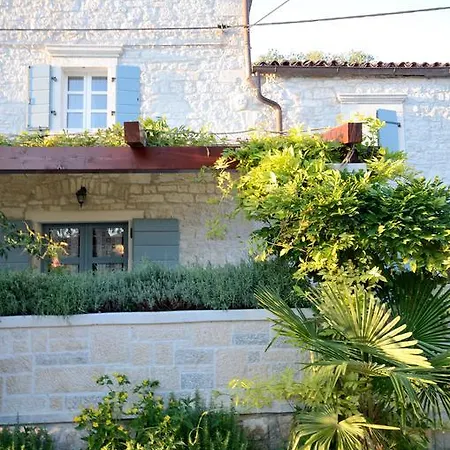 Zonti Villa *