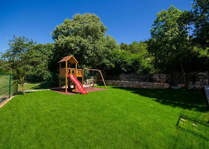 ヴィラ Zonti ロヴィンスコ・セロ